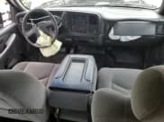 ✅ 2006 Chevrolet Silverado 2500HD Work Truck • VIN: 1GCHK29U56E162409 • Lot: 57626185. Wystawiony na Copart z przebiegiem 147 922 mil. Bezpłatny archiwum sprzedaży aukcyjnych z USA i szczegółowy raport historii pojazdu na DreamBid. Zdjęcie 8.