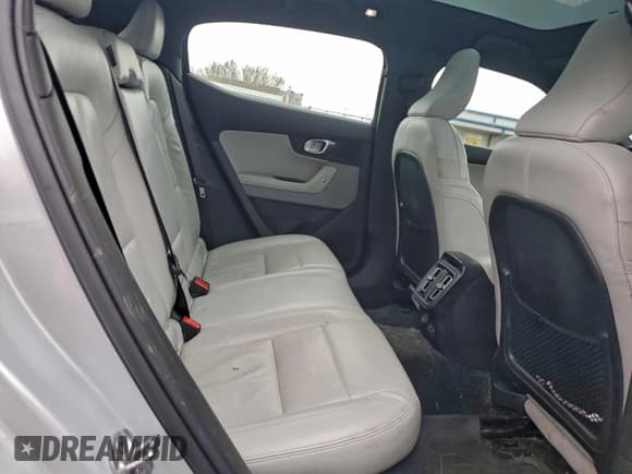 ✅ 2023 Polestar 2 • VIN: YSMEG3KA2PL114278 • Lot: 96733355. Wystawiony na Copart z przebiegiem 46 738 mil. Bezpłatny archiwum sprzedaży aukcyjnych z USA i szczegółowy raport historii pojazdu na DreamBid. Zdjęcie 11.