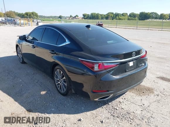 ✅ 2020 Lexus ES 350 • VIN: 58ADZ1B18LU077669 • Lot: 43212628. Wystawiony na IAAI z przebiegiem 57 982 mil. Bezpłatny archiwum sprzedaży aukcyjnych z USA i szczegółowy raport historii pojazdu na DreamBid. Zdjęcie 3.