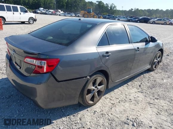 ✅ 2014 Toyota Camry SE • VIN: 4T1BK1FK7EU537638 • Лот: 43148962. Опубликован ранее на IAAI с пробегом Не указан. Бесплатный доступ к архиву аукционных продаж из США и подробный отчёт об истории автомобиля на DreamBid. Изображение 4.