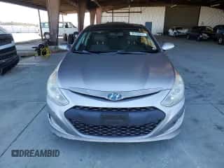 2013 Hyundai Sonata z VIN KMHEC4A49DA071604, wystawiony jako Copart lot #89446005 z przebiegiem 203 295 mil mil oraz Szkoda całkowita • Salvage title. Historia ofert i sprzedaży dostępna na DreamBid. Obrazek 5.