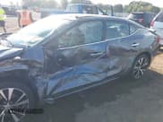 ✅ 2018 Nissan Maxima SV • VIN: 1N4AA6AP3JC368629 • Lot: 43047653. Wystawiony na IAAI z przebiegiem 73 867 mil. Bezpłatny archiwum sprzedaży aukcyjnych z USA i szczegółowy raport historii pojazdu na DreamBid. Zdjęcie 17.