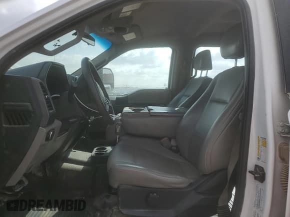 ✅ 2018 Ford F-350 XL • VIN: 1FT8W3BT5JEB89050 • Лот: 54020355. Опубликован ранее на Copart с пробегом 150 621 миль. Бесплатный доступ к архиву аукционных продаж из США и подробный отчёт об истории автомобиля на DreamBid. Изображение 7.