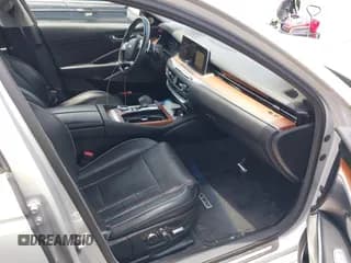 ✅ 2020 Kia K900 • VIN: KNAS24J63L6021985 • Lot: 42472519. Listed on IAAI with 35,560 mi. Free auction sales archive from the USA and detailed vehicle history report at DreamBid. Image 5.