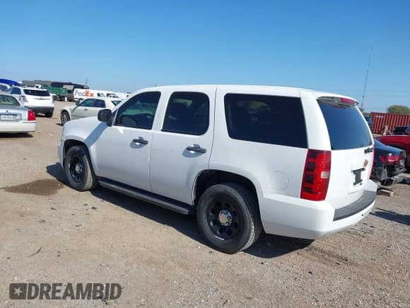 ✅ 2013 Chevrolet Tahoe Commercial • VIN: 1GNLC2E07DR239921 • Lot: 43121086. Wystawiony na IAAI z przebiegiem 116 427 mil. Bezpłatny archiwum sprzedaży aukcyjnych z USA i szczegółowy raport historii pojazdu na DreamBid. Zdjęcie 3.