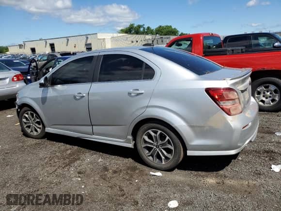 ✅ 2019 Chevrolet Sonic LT • VIN: 1G1JD5SB1K4146464 • Лот: 60218844. Размещён на Copart с пробегом Не указан миль. Получите бесплатный доступ к архиву аукционных продаж из США и посмотрите подробный отчёт об истории автомобиля на DreamBid. Изображение 2.
