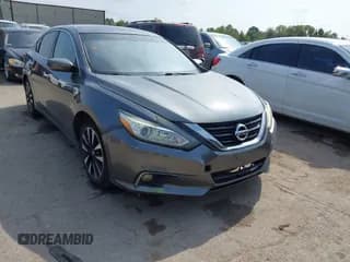 ✅ 2018 Nissan Altima SV • VIN: 1N4AL3AP3JC111169 • Lot: 43531530. Wystawiony na IAAI z przebiegiem 132 743 mil. Bezpłatny archiwum sprzedaży aukcyjnych z USA i szczegółowy raport historii pojazdu na DreamBid. Zdjęcie 1.