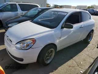 2011 Hyundai Accent GS z VIN KMHCM3AC6BU195847, wystawiony jako Copart lot #66367414 z przebiegiem 107 904 mil mil oraz Szkoda całkowita • Salvage title. Historia ofert i sprzedaży dostępna na DreamBid. Obrazek 1.
