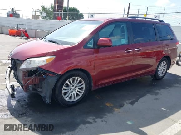 ✅ 2014 Toyota Sienna XLE • VIN: 5TDYK3DC8ES433024 • Лот: 43441428. Опубликован ранее на IAAI с пробегом Не указан. Бесплатный доступ к архиву аукционных продаж из США и подробный отчёт об истории автомобиля на DreamBid. Изображение 2.