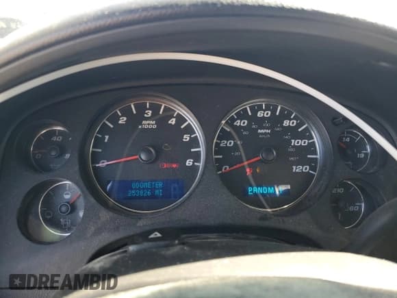 ✅ 2007 Chevrolet Silverado 2500HD 2LT • VIN: 1GCHK23K77F527420 • Lot: 48525815. Wystawiony na Copart z przebiegiem 253 826 mil. Bezpłatny archiwum sprzedaży aukcyjnych z USA i szczegółowy raport historii pojazdu na DreamBid. Zdjęcie 9.