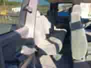 ✅ 2003 Chevrolet Silverado 1500 LS • VIN: 2GCEC19V931101936 • Lot: 43388856. Wystawiony na IAAI z przebiegiem 154 950 mil mil. Skorzystaj z bezpłatnego archiwum sprzedaży aukcyjnych z USA i zobacz szczegółowy raport historii pojazdu na DreamBid. Zdjęcie 8.