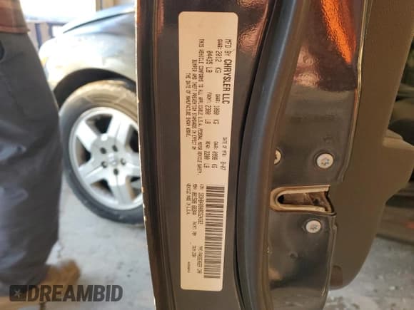 ✅ 2008 Dodge Caliber SXT • VIN: 1B3HB48B08D524362 • Лот: 86206044. Опубликован ранее на Copart с пробегом 213 633 миль. Бесплатный доступ к архиву аукционных продаж из США и подробный отчёт об истории автомобиля на DreamBid. Изображение 13.