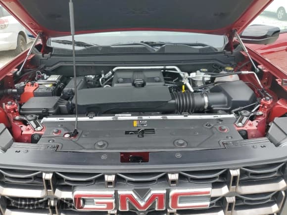 ✅ 2023 GMC Canyon 4WD AT4X • VIN: 1GTP6EEK7P1221085 • Lot: 59594015. Wystawiony na Copart z przebiegiem 10 335 mil. Bezpłatny archiwum sprzedaży aukcyjnych z USA i szczegółowy raport historii pojazdu na DreamBid. Zdjęcie 11.