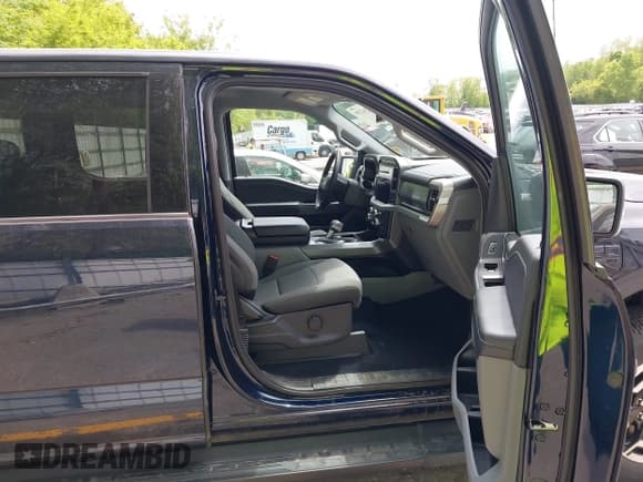 ✅ 2023 Ford F-150 Lightning Pro • VIN: 1FTVW1EL6PWG30061 • Лот: 42362295. Опубликован ранее на IAAI с пробегом 22 481 миль. Бесплатный доступ к архиву аукционных продаж из США и подробный отчёт об истории автомобиля на DreamBid. Изображение 5.