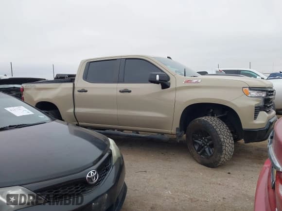 ✅ 2022 Chevrolet Silverado 1500 LT Trail Boss • VIN: 3GCUDFED4NG518510 • Lot: 41190719. Wystawiony na IAAI z przebiegiem 42 517 mil. Bezpłatny archiwum sprzedaży aukcyjnych z USA i szczegółowy raport historii pojazdu na DreamBid. Zdjęcie 12.