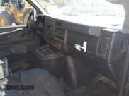 ✅ 2013 Chevrolet Express Cargo • VIN: 1GCSGAFX3D1163188 • Lot: 43479341. Wystawiony na IAAI z przebiegiem 231 720 mil. Bezpłatny archiwum sprzedaży aukcyjnych z USA i szczegółowy raport historii pojazdu na DreamBid. Zdjęcie 5.