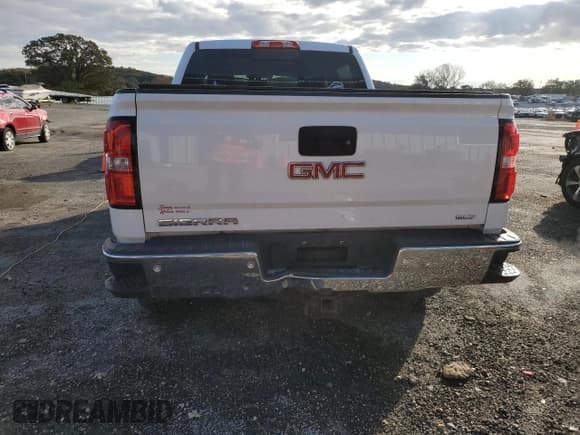 ✅ 2015 GMC Sierra 1500 SLT • VIN: 3GTU2VEC6FG327292 • Лот: 82592385. Опубликован ранее на Copart с пробегом 188 309 миль. Бесплатный доступ к архиву аукционных продаж из США и подробный отчёт об истории автомобиля на DreamBid. Изображение 6.