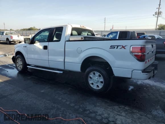 ✅ 2014 Ford F-150 XLT • VIN: 1FTEX1CM9EFC66594 • Lot: 93904805. Listed on Copart with 139,508 mi. Free auction sales archive from the USA and detailed vehicle history report at DreamBid. Image 2.