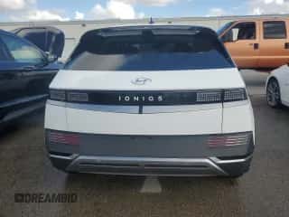 2024 Hyundai Ioniq 5 SEL z VIN KM8KN4DE7RU269041, wystawiony jako Copart lot #74008014 z przebiegiem Nie podano mil oraz Nie do naprawy • Non repairable. Historia ofert i sprzedaży dostępna na DreamBid. Obrazek 6.