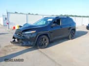 ✅ 2016 Jeep Cherokee Latitude • VIN: 1C4PJMCS8GW114674 • Lot: 42811093. Wystawiony na IAAI z przebiegiem 101 054 mil. Bezpłatny archiwum sprzedaży aukcyjnych z USA i szczegółowy raport historii pojazdu na DreamBid. Zdjęcie 17.