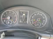 ✅ 2013 Volkswagen Eos Sport • VIN: WVWBW8AH2DV007826 • Lot: 80798235. Wystawiony na Copart z przebiegiem 156 937 mil. Bezpłatny archiwum sprzedaży aukcyjnych z USA i szczegółowy raport historii pojazdu na DreamBid. Zdjęcie 9.