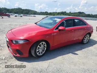 ✅ 2019 Mercedes-Benz A 220 • VIN: WDD3G4FB1KW020109 • Лот: 69242375. Опубликован ранее на Copart с пробегом 111 950 миль. Бесплатный доступ к архиву аукционных продаж из США и подробный отчёт об истории автомобиля на DreamBid. Изображение 1.