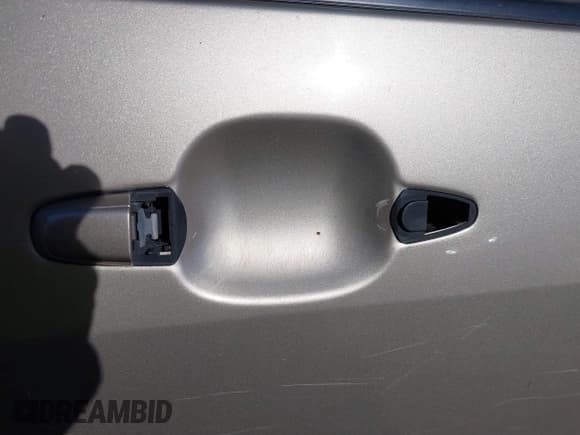 ✅ 2005 Toyota Sienna XLE • VIN: 5TDZA22C15S327311 • Lot: 43650068. Listed on IAAI with 318,897 mi. Free auction sales archive from the USA and detailed vehicle history report at DreamBid. Image 12.