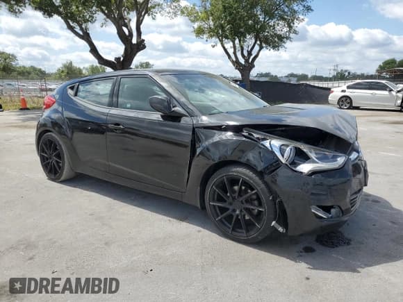 ✅ 2016 Hyundai Veloster • VIN: KMHTC6AD9GU250196 • Lot: 53236835. Wystawiony na Copart z przebiegiem 108 191 mil. Bezpłatny archiwum sprzedaży aukcyjnych z USA i szczegółowy raport historii pojazdu na DreamBid. Zdjęcie 4.