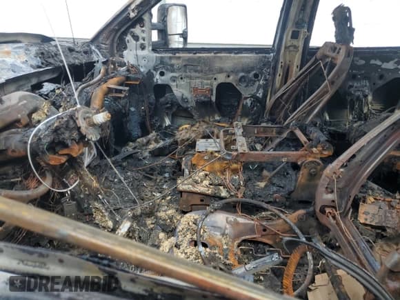 ✅ 2015 Chevrolet Silverado 2500HD LT • VIN: 1GC1KVE86FF136892 • Лот: 66849745. Опубликован ранее на Copart с пробегом Не указан. Бесплатный доступ к архиву аукционных продаж из США и подробный отчёт об истории автомобиля на DreamBid. Изображение 7.