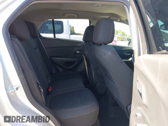 ✅ 2022 Chevrolet Trax LS • VIN: KL7CJNSM5NB503071 • Lot: 42500212. Listed on IAAI with 31,776 mi. Free auction sales archive from the USA and detailed vehicle history report at DreamBid. Image 8.