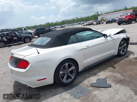 ✅ 2017 Ford Mustang V6 • VIN: 1FATP8EM8H5313529 • Lot: 42718489. Listed on IAAI with 32,926 mi. Free auction sales archive from the USA and detailed vehicle history report at DreamBid. Image 4.