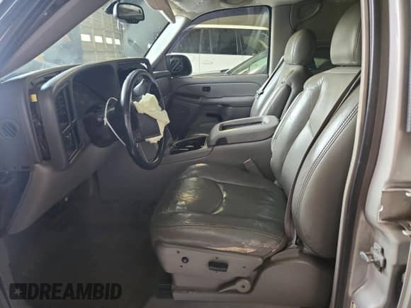 2005 Chevrolet Tahoe LT с VIN 1GNEK13T95J207880, выставлен на аукционе Copart как лот 86877275 с пробегом 166 402 миль миль и Списание • Salvage title. История ставок и продаж доступна на DreamBid. Изображение 7.