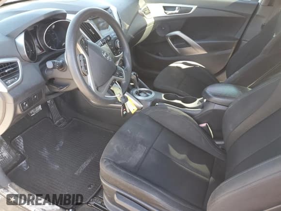 ✅ 2013 Hyundai Veloster w/Black Int • VIN: KMHTC6AD4DU088389 • Lot: 87206334. Wystawiony na Copart z przebiegiem 140 259 mil. Bezpłatny archiwum sprzedaży aukcyjnych z USA i szczegółowy raport historii pojazdu na DreamBid. Zdjęcie 7.