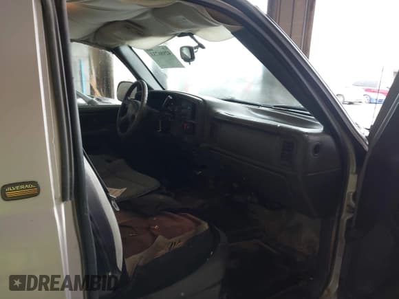 ✅ 2005 Chevrolet Silverado 1500 Work Truck • VIN: 1GCEK14Z85Z274774 • Лот: 42986733. Опубликован ранее на IAAI с пробегом 205 426 миль. Бесплатный доступ к архиву аукционных продаж из США и подробный отчёт об истории автомобиля на DreamBid. Изображение 5.