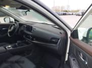 ✅ 2022 Nissan Rogue SV • VIN: 5N1BT3BBXNC701582 • Lot: 43498982. Wystawiony na IAAI z przebiegiem 70 829 mil. Bezpłatny archiwum sprzedaży aukcyjnych z USA i szczegółowy raport historii pojazdu na DreamBid. Zdjęcie 5.