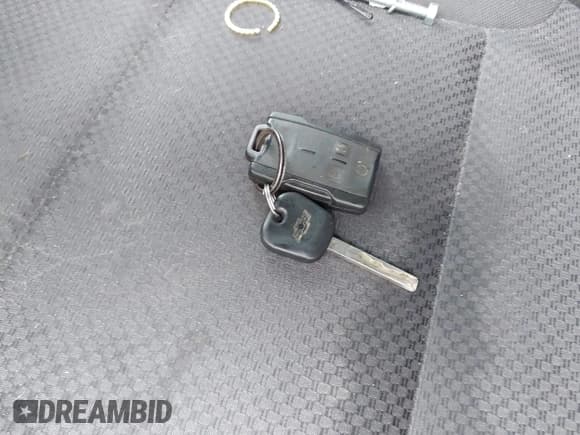 ✅ 2017 Chevrolet Silverado 2500HD LT • VIN: 1GC1KVEY9HF111035 • Lot: 41470279. Wystawiony na IAAI z przebiegiem 155 494 mil. Bezpłatny archiwum sprzedaży aukcyjnych z USA i szczegółowy raport historii pojazdu na DreamBid. Zdjęcie 11.