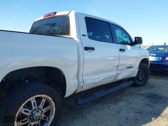 ✅ 2016 Toyota Tundra SR5 • VIN: 5TFEM5F1XGX106268 • Lot: 41674496. Listed on IAAI with 118,091 mi. Free auction sales archive from the USA and detailed vehicle history report at DreamBid. Image 6.
