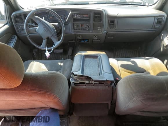 ✅ 2003 Chevrolet Silverado 1500 LS • VIN: 2GCEC19T531393731 • Лот: 72552534. Опубликован ранее на Copart с пробегом 422 797 миль. Бесплатный доступ к архиву аукционных продаж из США и подробный отчёт об истории автомобиля на DreamBid. Изображение 8.