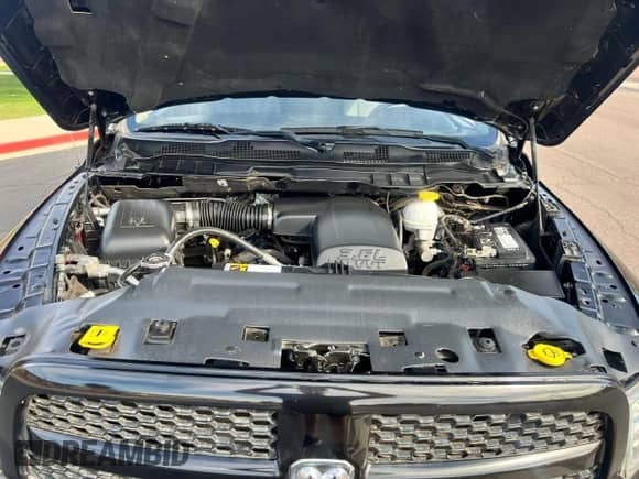 2019 Ram 1500 Express z VIN 1C6RR7FG4KS608001, wystawiony jako Copart lot #90761835 z przebiegiem 53 511 mil mil oraz Szkoda całkowita • Salvage title. Historia ofert i sprzedaży dostępna na DreamBid. Obrazek 7.