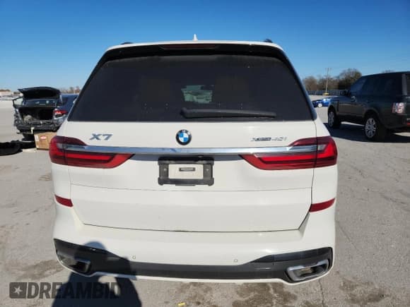 ✅ 2020 BMW X7 xDrive40i • VIN: 5UXCW2C05L9B83545 • Lot: 92796505. Listed on Copart with 102,995 mi. Free auction sales archive from the USA and detailed vehicle history report at DreamBid. Image 6.