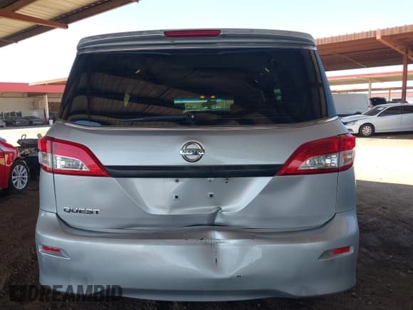 ✅ 2015 Nissan Quest SV • VIN: JN8AE2KP0F9132485 • Lot: 42862488. Wystawiony na IAAI z przebiegiem 176 241 mil. Bezpłatny archiwum sprzedaży aukcyjnych z USA i szczegółowy raport historii pojazdu na DreamBid. Zdjęcie 6.