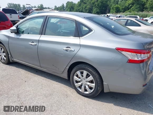 ✅ 2014 Nissan Sentra SR • VIN: 3N1AB7AP2EL638766 • Lot: 42503204. Listed on IAAI with 199,886 mi. Free auction sales archive from the USA and detailed vehicle history report at DreamBid. Image 13.