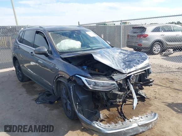 ✅ 2024 Volkswagen Tiguan SE • VIN: 3VV3B7AX5RM074375 • Lot: 43469185. Wystawiony na IAAI z przebiegiem 31 479 mil. Bezpłatny archiwum sprzedaży aukcyjnych z USA i szczegółowy raport historii pojazdu na DreamBid. Zdjęcie 1.