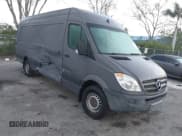 ✅ 2011 Mercedes-Benz Sprinter Cargo • VIN: WD3PE8CC4B5594127 • Лот: 41487341. Опубликован ранее на IAAI с пробегом Не указан. Бесплатный доступ к архиву аукционных продаж из США и подробный отчёт об истории автомобиля на DreamBid. Изображение 1.