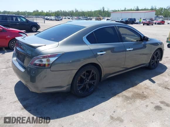 2012 Nissan Maxima S z VIN 1N4AA5AP2CC864082, wystawiony jako IAAI lot #42295921 z przebiegiem 72 583 mil mil oraz . Historia ofert i sprzedaży dostępna na DreamBid. Obrazek 4.