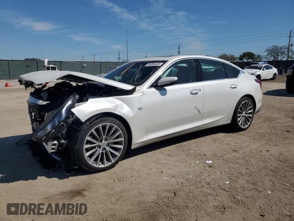 ✅ 2024 Cadillac CT5 Premium Luxury • VIN: 1G6DN5RK5R0121594 • Lot: 46986405. Wystawiony na Copart z przebiegiem 9 010 mil. Bezpłatny archiwum sprzedaży aukcyjnych z USA i szczegółowy raport historii pojazdu na DreamBid. Zdjęcie 1.