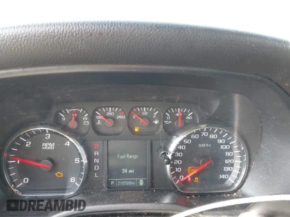 ✅ 2018 Chevrolet Silverado 1500 Custom • VIN: 1GCRCPEC4JZ110265 • Lot: 42534453. Wystawiony na IAAI z przebiegiem 210 589 mil. Bezpłatny archiwum sprzedaży aukcyjnych z USA i szczegółowy raport historii pojazdu na DreamBid. Zdjęcie 7.