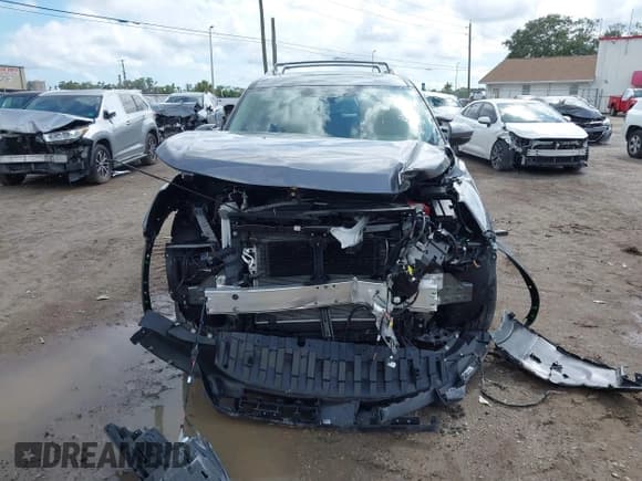 ✅ 2024 Nissan Pathfinder Platinum • VIN: 5N1DR3DG6RC300424 • Lot: 42238227. Listed on IAAI with 3,657 mi. Free auction sales archive from the USA and detailed vehicle history report at DreamBid. Image 6.