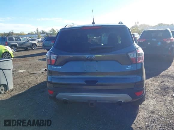 ✅ 2017 Ford Escape SE • VIN: 1FMCU9G96HUA74078 • Lot: 43470744. Wystawiony na IAAI z przebiegiem 94 557 mil. Bezpłatny archiwum sprzedaży aukcyjnych z USA i szczegółowy raport historii pojazdu na DreamBid. Zdjęcie 16.