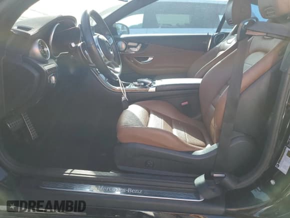 ✅ 2020 Mercedes-Benz C 300 • VIN: WDDWK8DB6LF951809 • Lot: 63115325. Wystawiony na Copart z przebiegiem 65 256 mil. Bezpłatny archiwum sprzedaży aukcyjnych z USA i szczegółowy raport historii pojazdu na DreamBid. Zdjęcie 7.